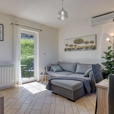 Neda In Krasno Among Vineyard - Happy Smartno