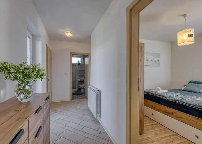 Neda In Krasno Among Vineyard - Happy * Smartno