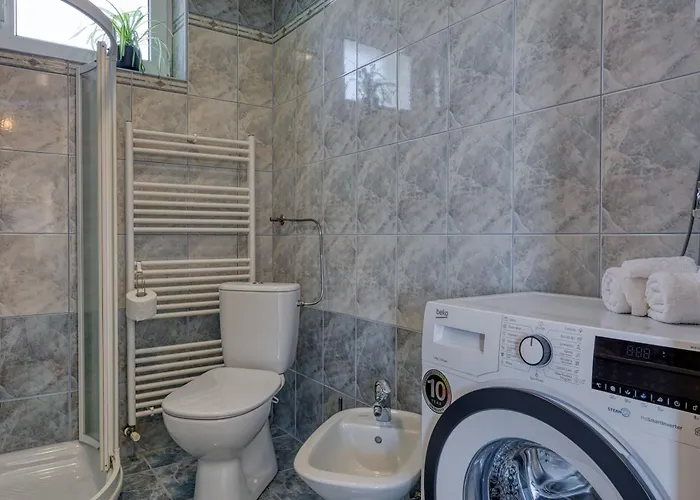 Neda In Krasno Among Vineyard - Happy * Smartno